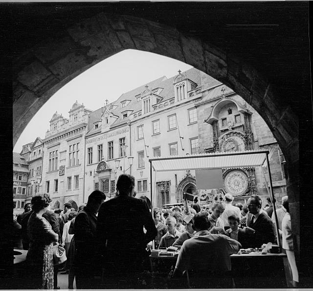 Praha (in Czech), keywords: Prague (Czech) na obálce 12-69- nikon/nfilm4967 – orloj na Staroměstském náměstí  Pavel... Prague