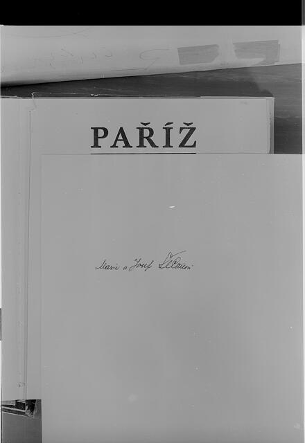 Paříž (in Czech), keywords: picture, reproduction  picture, reproduction