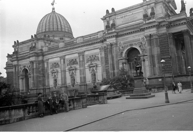 Drážďany,cestou na olympiádu do Berlína   Německo,Dresden