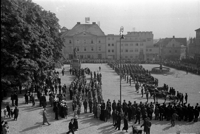 Tábor, 20.9.1934 loučení s 48/II plukem   Tábor, vojsko,náměstí,slavnost
