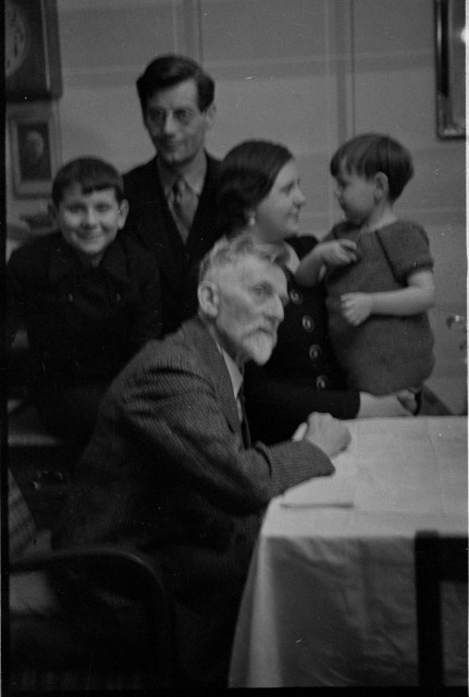 poslední fotografie Jana Vosečka s Lídou a Josefem Šechtlovými a s Karlem Karlovským a Evou   Jan Voseček,skupina,Šechtlovi