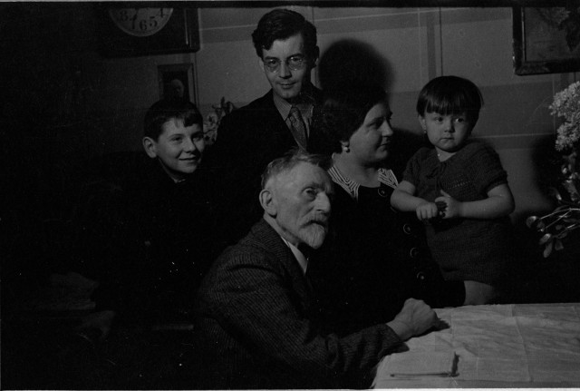 poslední fotografie Jana Vosečka s Lídou a Josefem Šechtlovými a s Karlem Karlovským a Evou   Jan Voseček,skupina,Šechtlovi