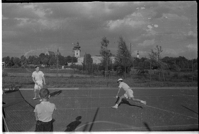 Pupa na tenise v Českých Budějovicích   sport,tanis,České Budějovice,Josef Ferdinand Šechtl