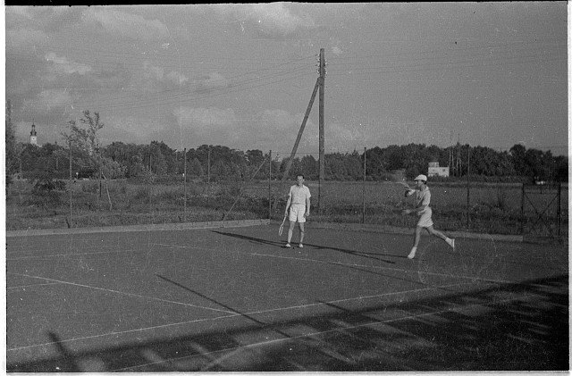 Pupa na tenise v Českých Budějovicích   sport,tanis,České Budějovice,Josef Ferdinand Šechtl