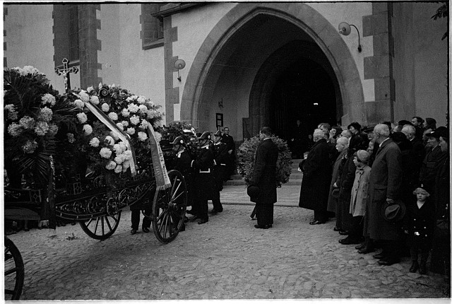 Pohřeb Ing. Frmánka   Formánek,náměstí,pohřeb
