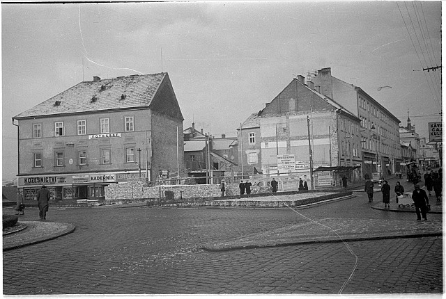 Stavba na Křižíkově náměstí   Tábor,voják,soumar,okupace
