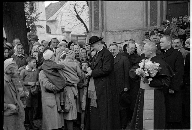 Kardinál Karel Kašpar v Pelhřimově 4.9. 1934 příjezd   kardinál Karel Kašpar,Pelhřimov,Vaněk