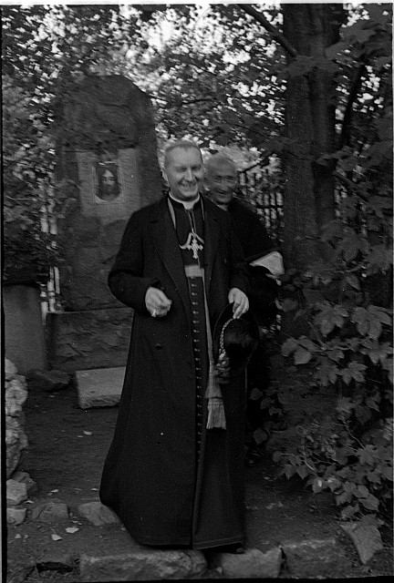 Kardinál Karel Kašpar v Pelhřimově 4.9. 1934 u mosignora Vaňka   kardinál Karel Kašpar,Pelhřimov,Vaněk