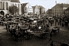 Trh s klokotským zelím na Žižkově náměstí okolo 1900