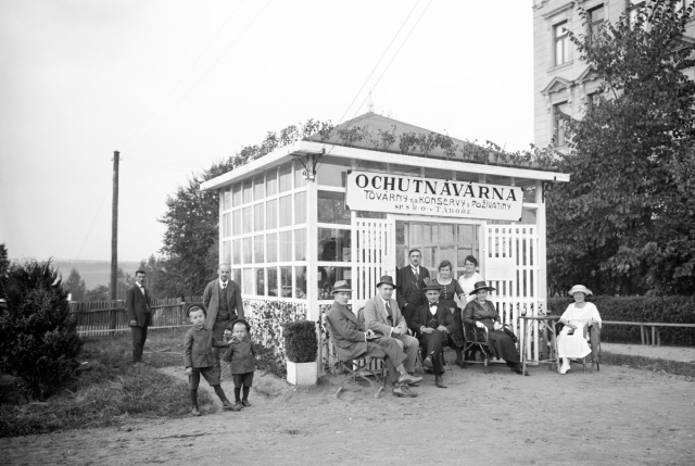 Pavilon "ochutnávárna" byl nejoblíbenějším pavilonem výstavy. 1920