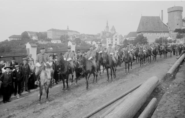 Sokolové u Kotnova v průběhu Krajinské výstavy 1902   Kotnov,hrad,Tábor, sokol,výstava