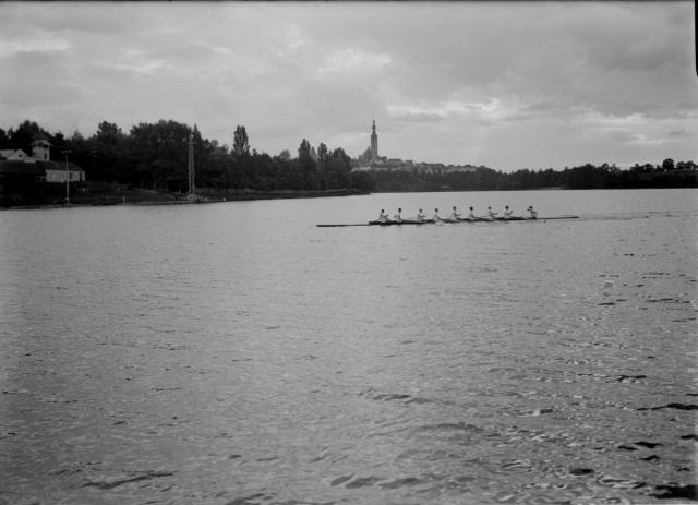 Veslařské závody na Jordáně 1925, osmiveslice   Tábor,sport, Jordán,veslař