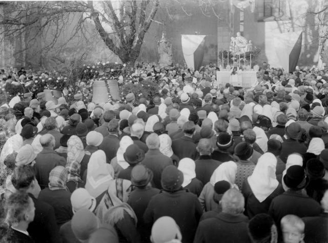 Svěcení zvonů 28.10.1928   Tábor,slavnost,Žižkovo náměstí,církev,zvon