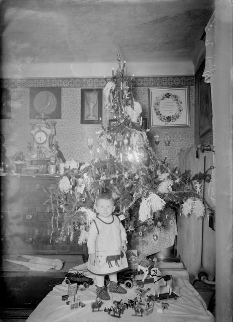 Vánoce s malým Josefem Šechtlem   interier,vánoce Šechtl