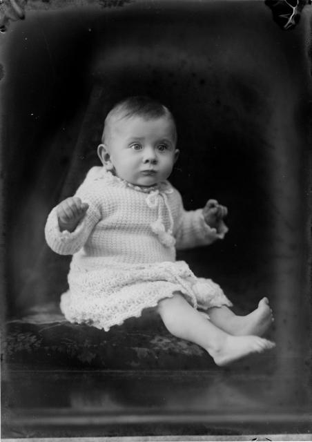 Josef Šechtl 27.5.1926   Josef Šechtl,dítě,postava