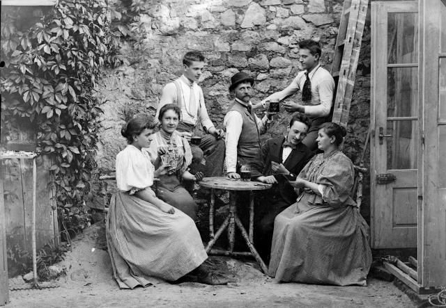 Karbaníci s Vosečkem  rodinné skupina,Voseček