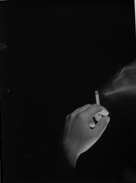 Jihotvar Veselí,ruka s cigaretou   ruka