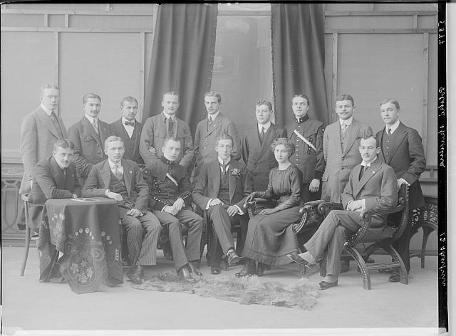 Polská skupina  Na desce: Polská skupina 1911  Cedulka okresního archívu v Táboře: Polské skupin... skupina