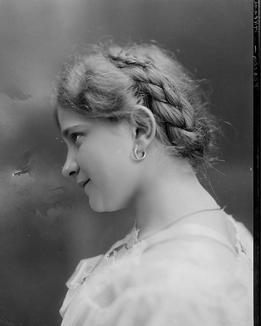 Veselá  Mattalb Sl. Végrová 1910 portrét dámy Sl Hendrejchová reprodukce Koknihů\ Kurs d... portrét