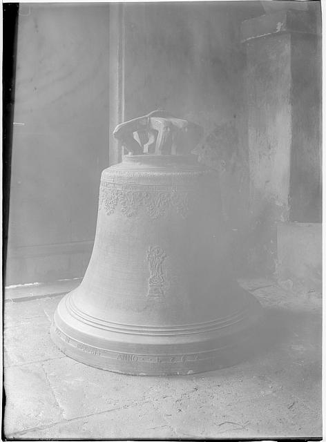 zvon, Pelhřimov  kostel svatého Bartoloměje   na obálce   kostel svatého Bartoloměje   Pelhřimov 1917 sign 412 inv.č. 288 Pelhřimov,kostel,zvon