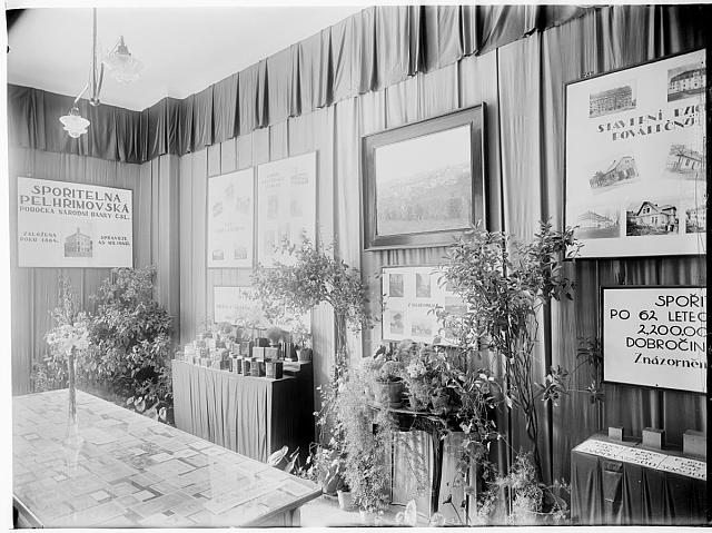 Krajinská výstava Pelhřimov, spořitelna Pelhřimovska  na obálce Krajinská výstava Pelhřimov  1926 sign .388 inv.č. 439 Pelhřimov,výstava