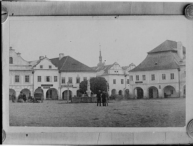 náměstí Pelhřimov  na obálce domy na náměstí Pelhřimov   sign .432 inv.č. 463 Pelhřimov
