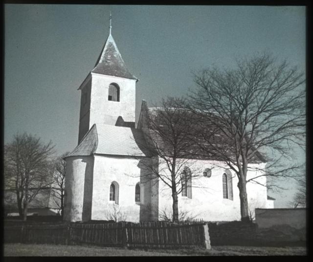 Křeč: románký kostelík   Křeč, kostelík