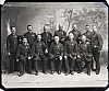 Muži v uniformě (popsáno jako Ateliérový snímek - skupina profesorů s Meisnarem0