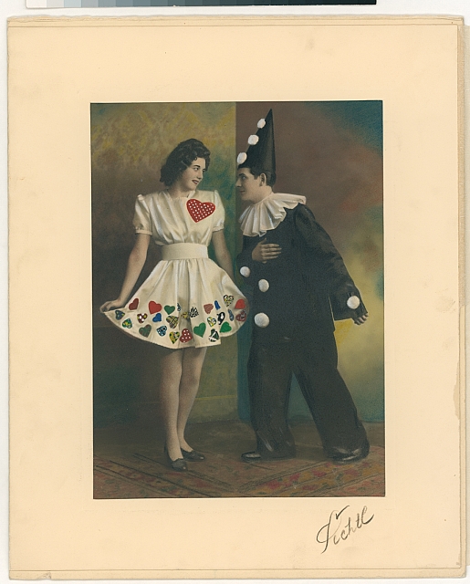 Marie Šechtlová  a Josef Šechtl (pierot a kolombína)  Na obálce: Kleť dvojice,kolorovaná fotografie