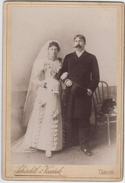 Svatební fotografie po roce 1895   postava,svatba,ženich,nevěsta