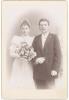 Děda Richard Hrdlička s babičkou Karolínou, rozenou Ťoupalíkovou, svatební den 9. června 1894