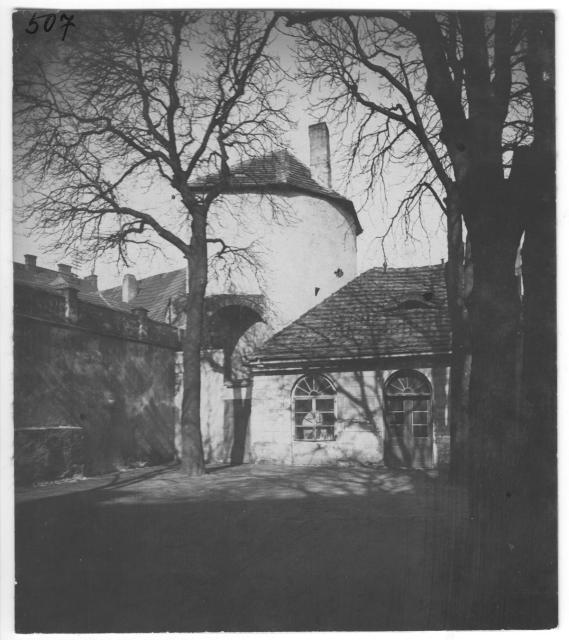 507. - Střelnická zahrada   pohled ve Střelnické zahradě na budovu kde v nedávné době byla kuželna (pohled ... Staré město,Tábor,střelnice