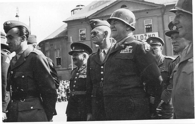Prezident  E. Beneš v Táboře 1945, náměstí   sovětská armáda,Tábor,osvobození,uniforma,Beneš