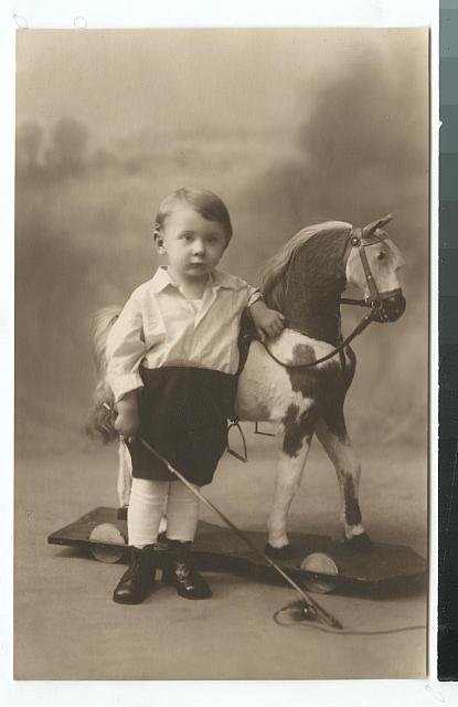 Josef Šechtl a kůň   portrét,hračka