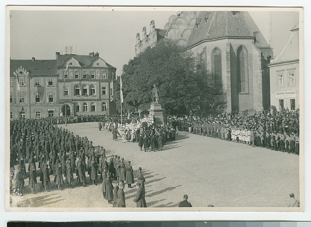 vojáci na náměstí   Tábor