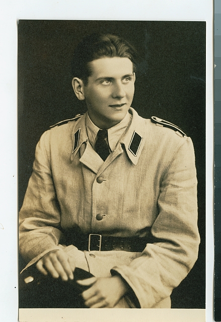 Josef Šechtl v uniformě   postava