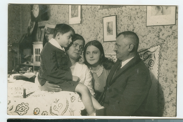 malý Josef Šechtl s rodinou   dítě