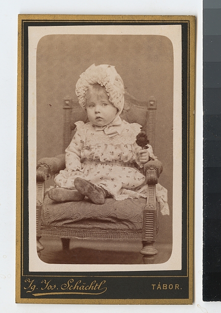 neznámé dítě  1885, zezadu a špatně čitelné portrét