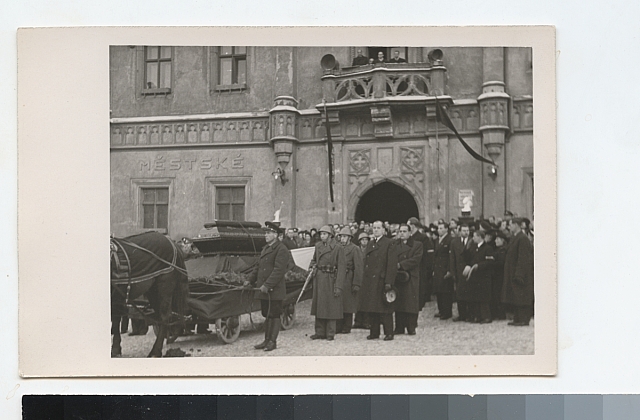 pohřeb starosty Václava Soumara 12. prosince 1947  zapůjčila vnučka  Děkujeme starosta
