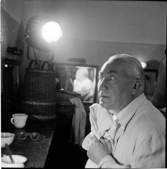 Jaroslav Marvan (11.12. 1901 - 21.5.1974), český herec, člen národního divadla v šatně táborského divadla   Jaroslav Marvan,herec,Tábor