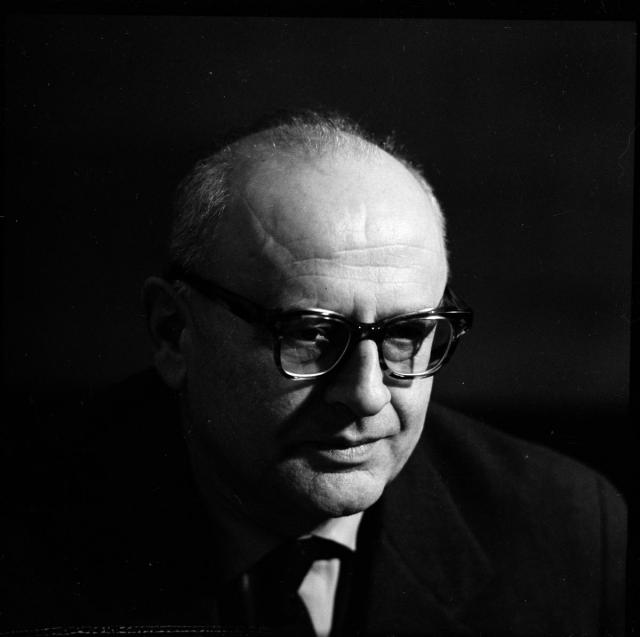 Bohumil Říha (1907-1987), český spisovatel   portrét,spisovatel,Bohumil Říha