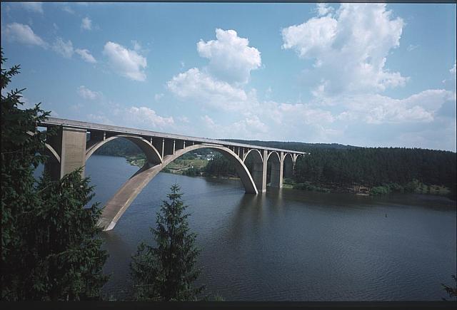Podolský most  Stranově převrátit most