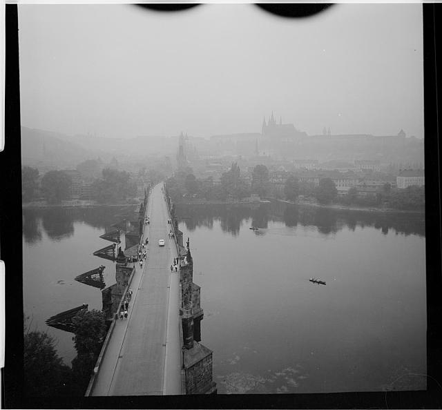 Praha, Karlův most, Pražský hrad  nepublikováno Praha,Jan Noha
