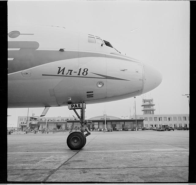 letiště Ruzyně il-18   letadlo