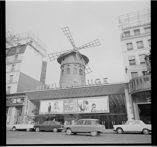 Moulin Rouge  na obálce 27 čb 8 bar 233-259+267 260-266 200 Paříž