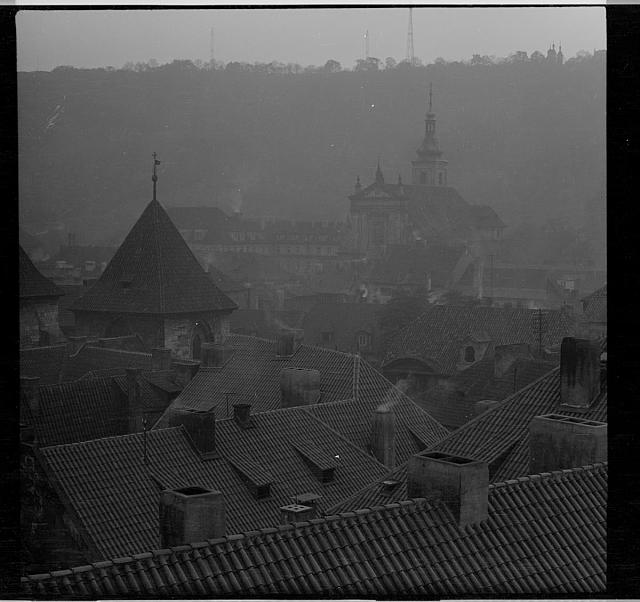 Praha  na obálce pohledy přespočetné Praha Praha