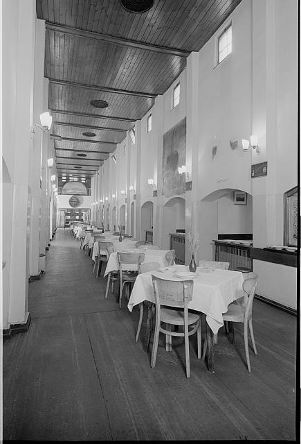 interiér restaurace, Masné krámy  na obálce novostavby přespočtené Určil E. Šittler. Děkujeme architektura