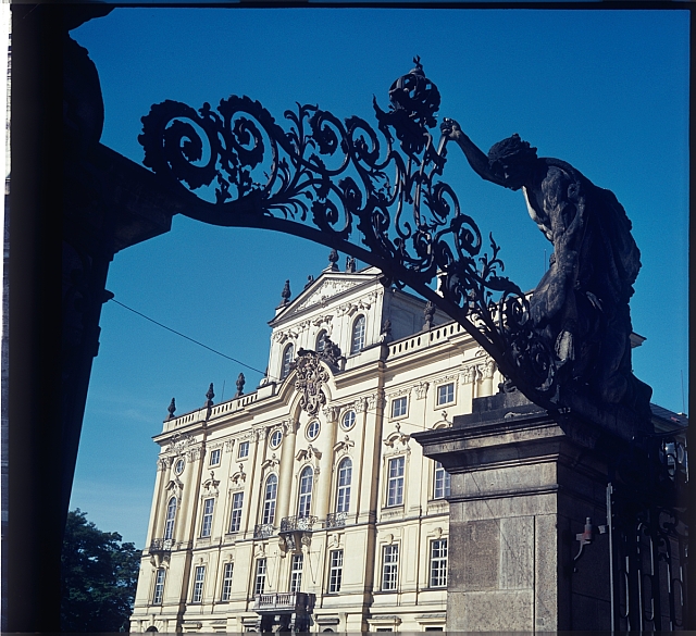 Praha  na obálce  -autoportrét Praha