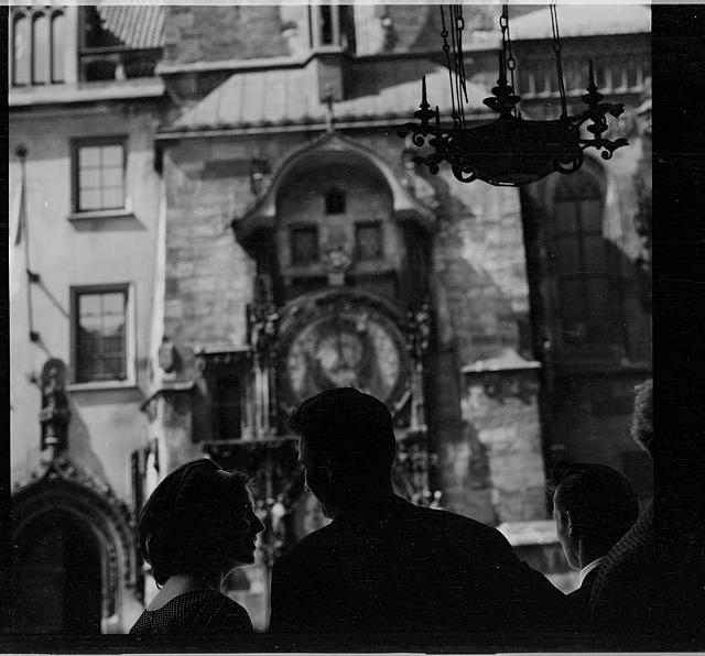 Orloj  na obálce  -Praha dělat Praha