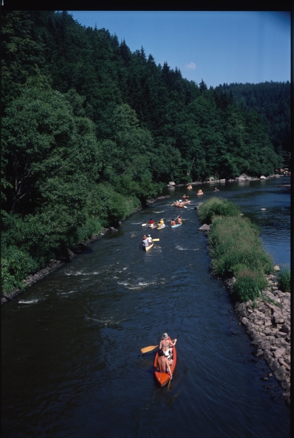 Řeka  Na obálce: Řeka k výběru, též Koloděje.  Řeka,kanoe